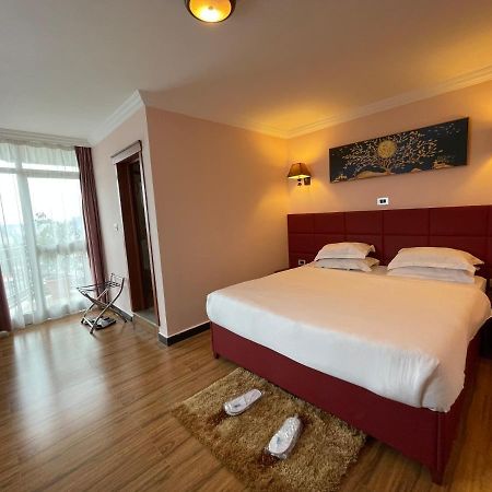 Moonlight Hotel Addis Abeba Esterno foto