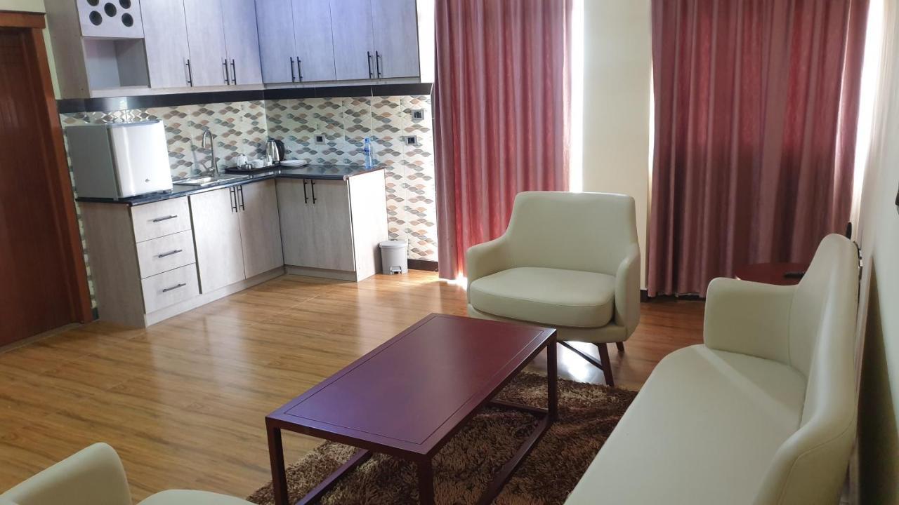 Moonlight Hotel Addis Abeba Esterno foto