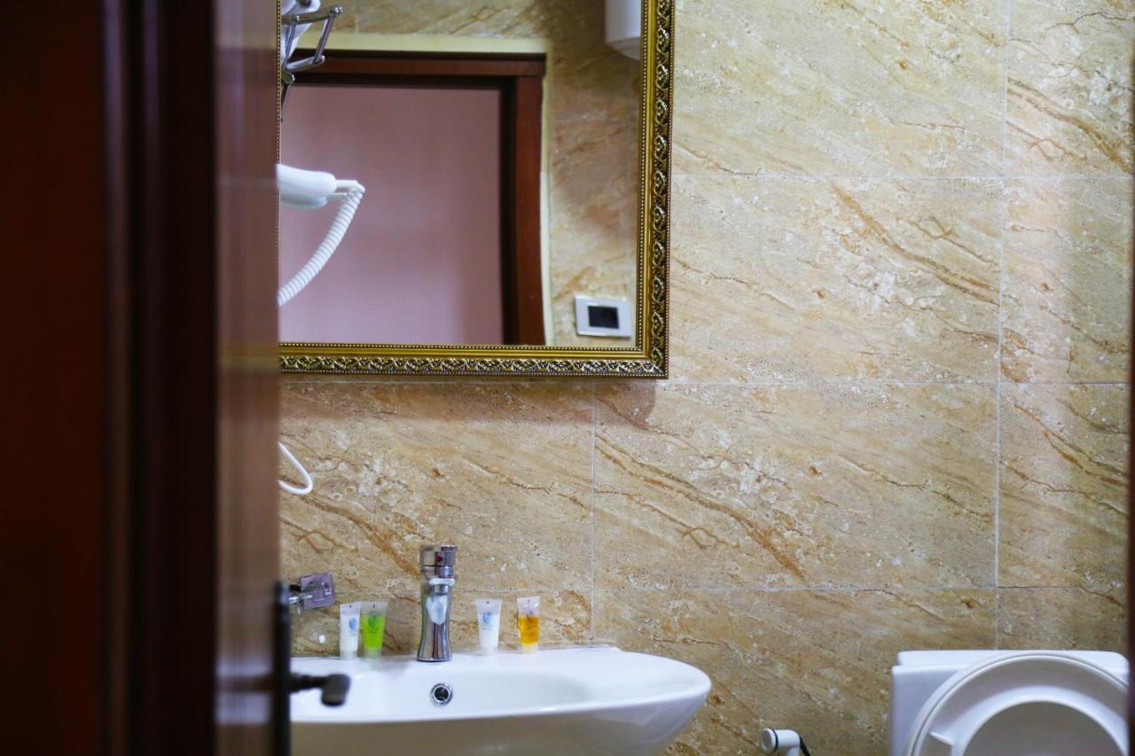 Moonlight Hotel Addis Abeba Esterno foto