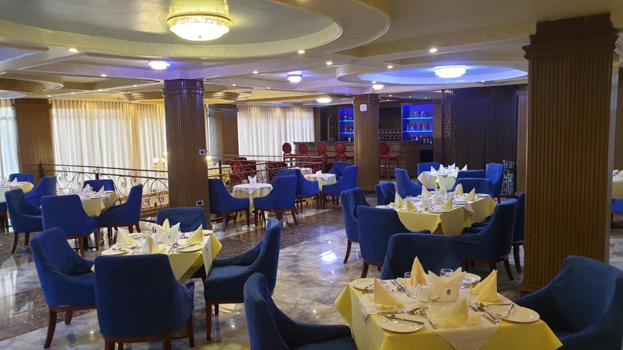 Moonlight Hotel Addis Abeba Esterno foto