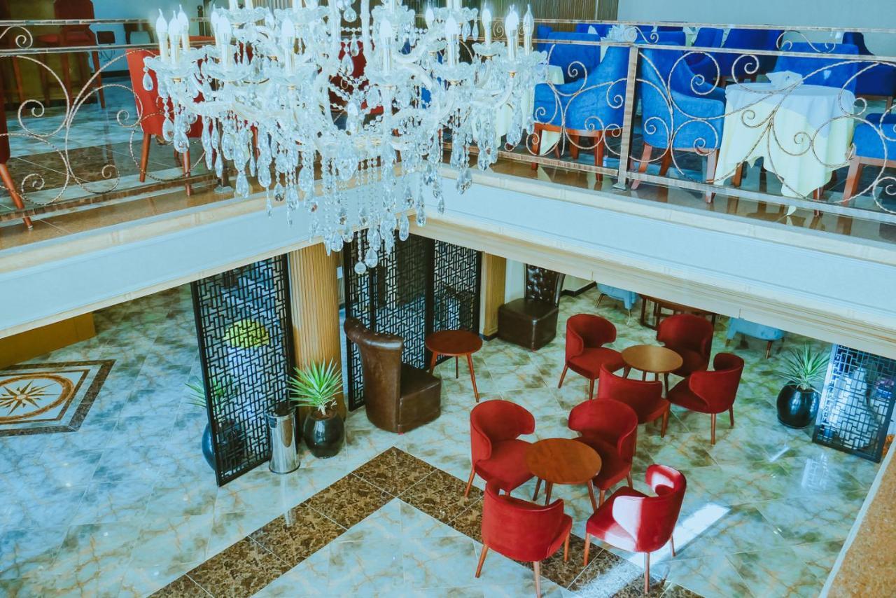 Moonlight Hotel Addis Abeba Esterno foto