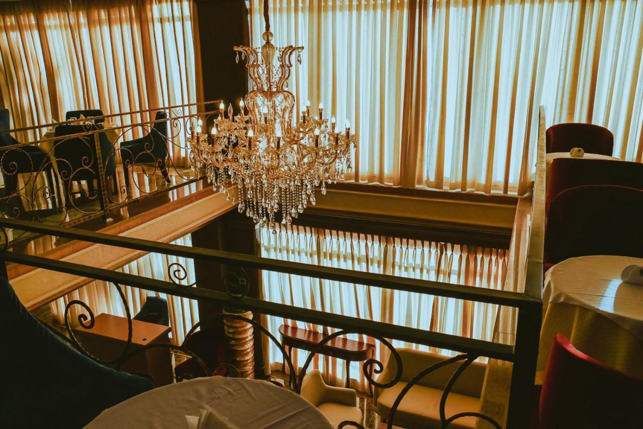 Moonlight Hotel Addis Abeba Esterno foto