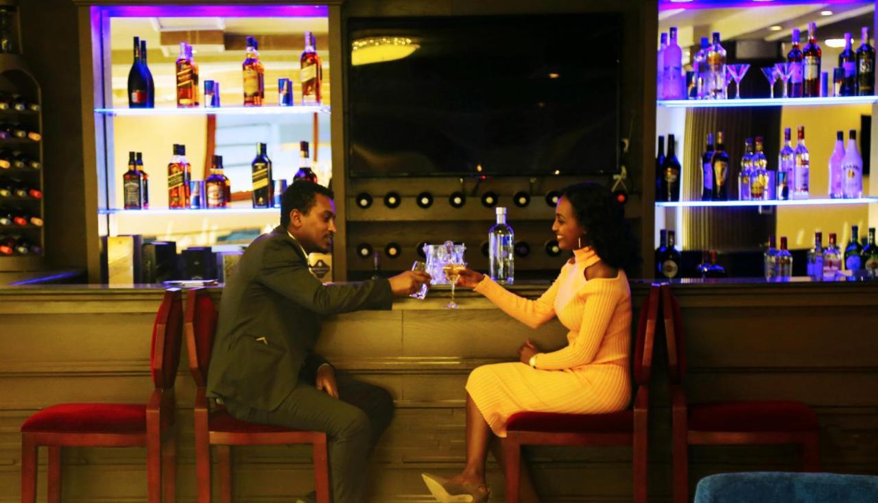 Moonlight Hotel Addis Abeba Esterno foto